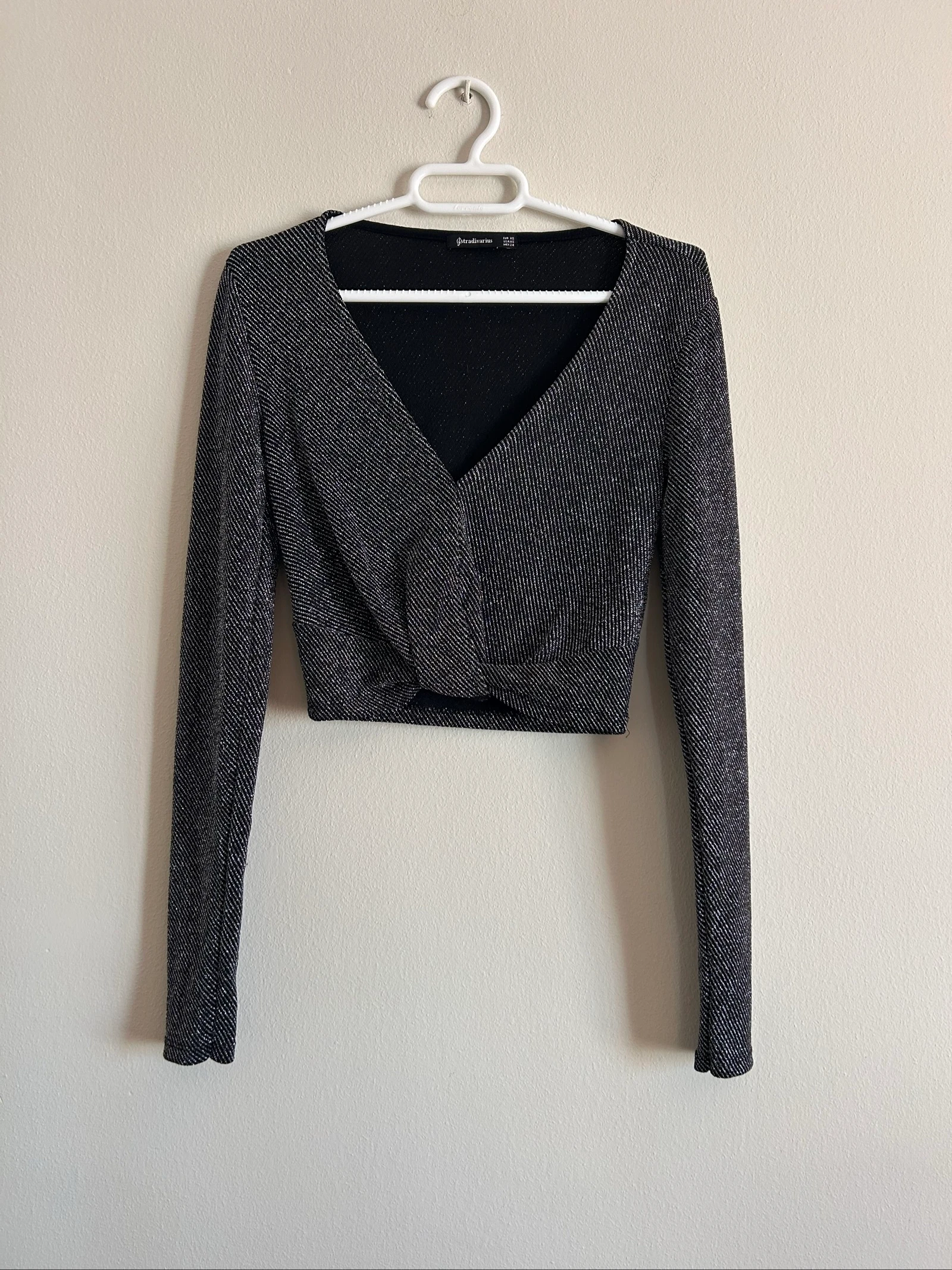 Crop top con brillantina